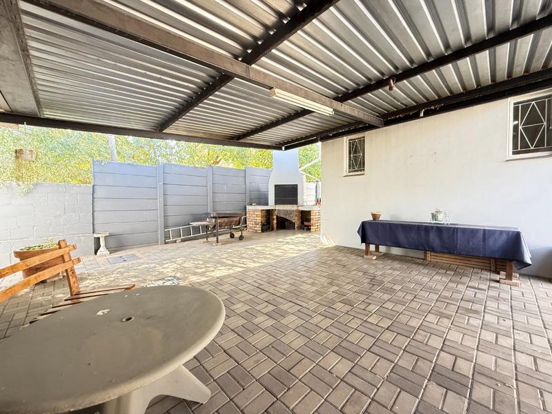 4 Bedroom Property for Sale in Myrtledene Western Cape